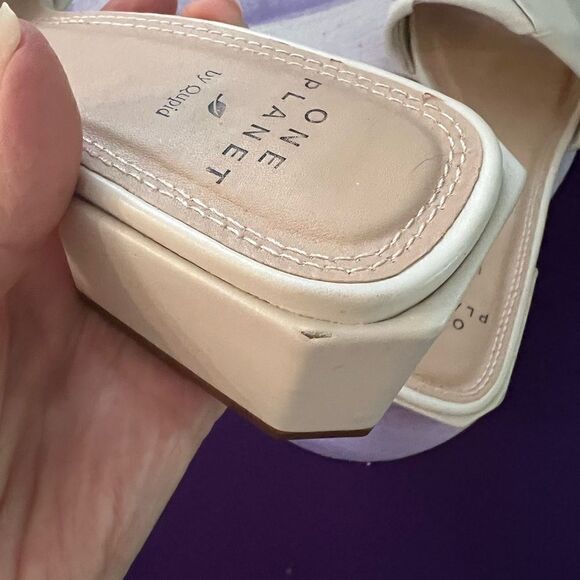 Qupid size 6 cream colored Woven Strap Slide Heeled Sandals EUC No box - Picture 8 of 9